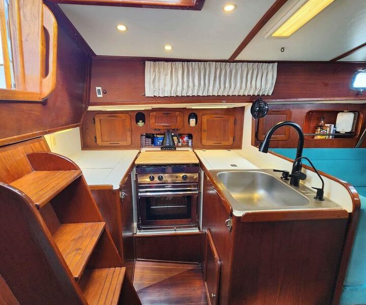 1979 Sailboat Morgan 382 For Sale In Miami, USA