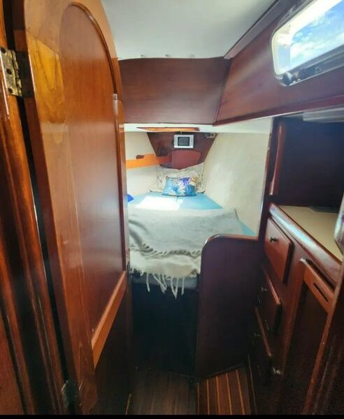 1979 Sailboat Morgan 382 For Sale In Miami, USA