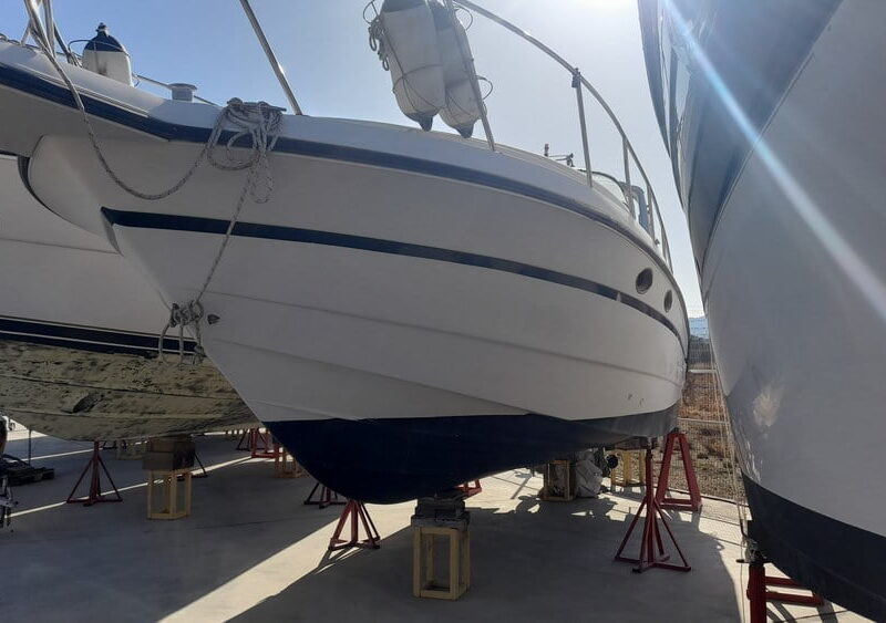 1992 Chaparral Signature 30 Motorboat For Sale In Greece