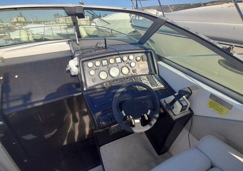 1992 Chaparral Signature 30 Motorboat For Sale In Greece