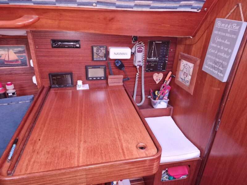 1990 Jeanneau 31 Sunlight For Sale In Greece