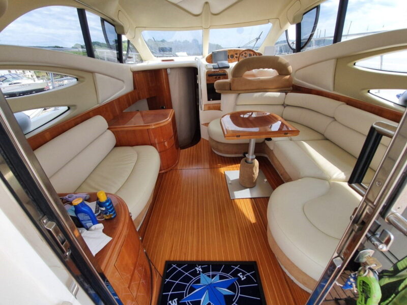 Azimut 39 Flybridge Boat For Sale In Italy