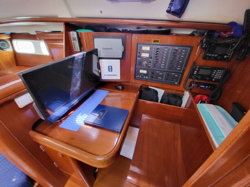 Blue water converted 2002 Beneteau 411 Clipper performance for sale