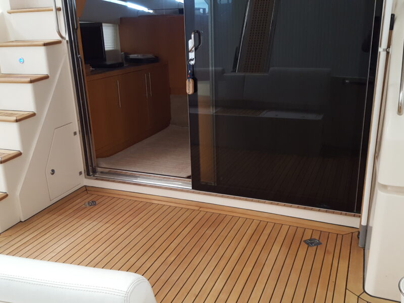 Rodman Muse 44 Fly
