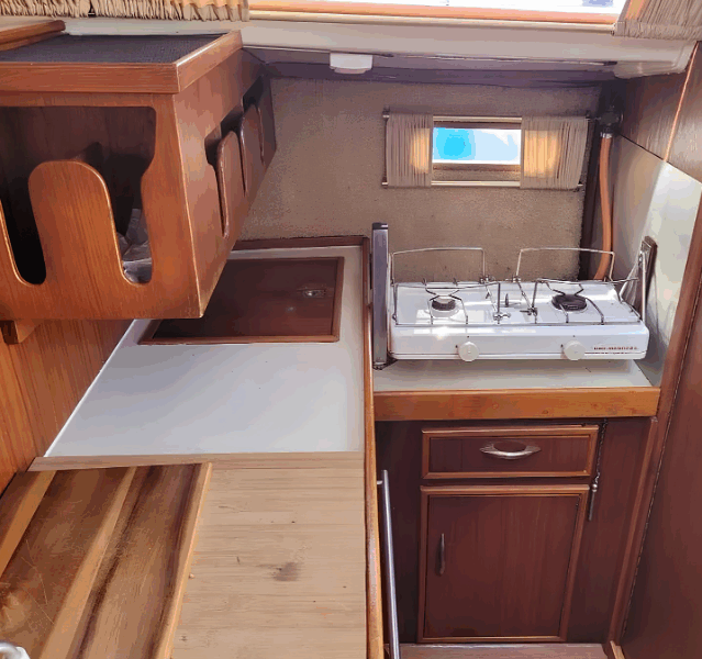 Well-Maintained Spear 30 – Ready to Sail!
