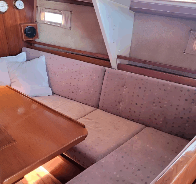 Well-Maintained Spear 30 – Ready to Sail!