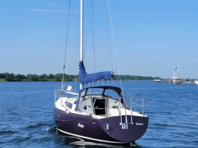 Well-Maintained Spear 30 – Ready to Sail!