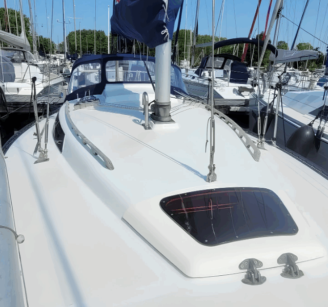 Well-Maintained Spear 30 – Ready to Sail!