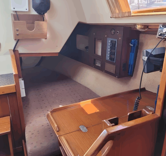 Well-Maintained Spear 30 – Ready to Sail!