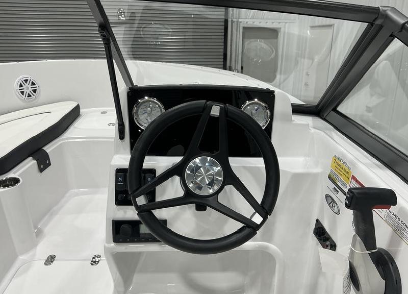 New Stingray 172DC