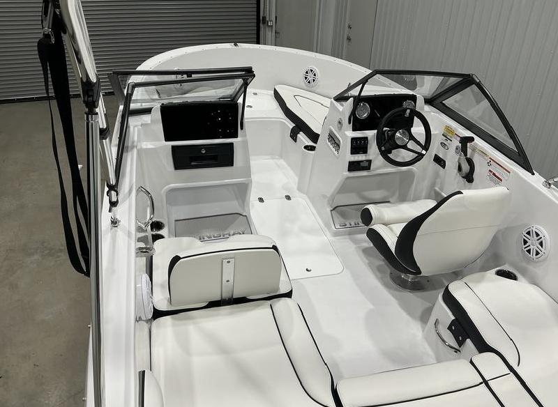 New Stingray 172DC