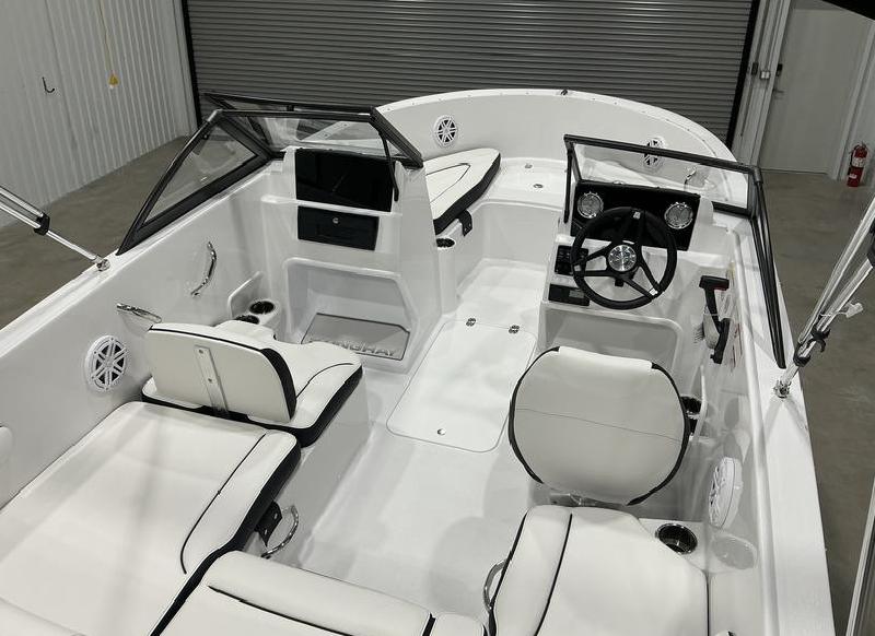 New Stingray 172DC